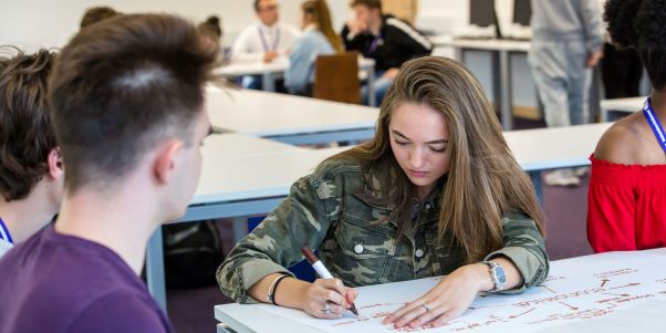 CENTRAL BEDFORDSHIRE COLLEGE MEANS BUSINESS IN LEIGHTON BUZZARD