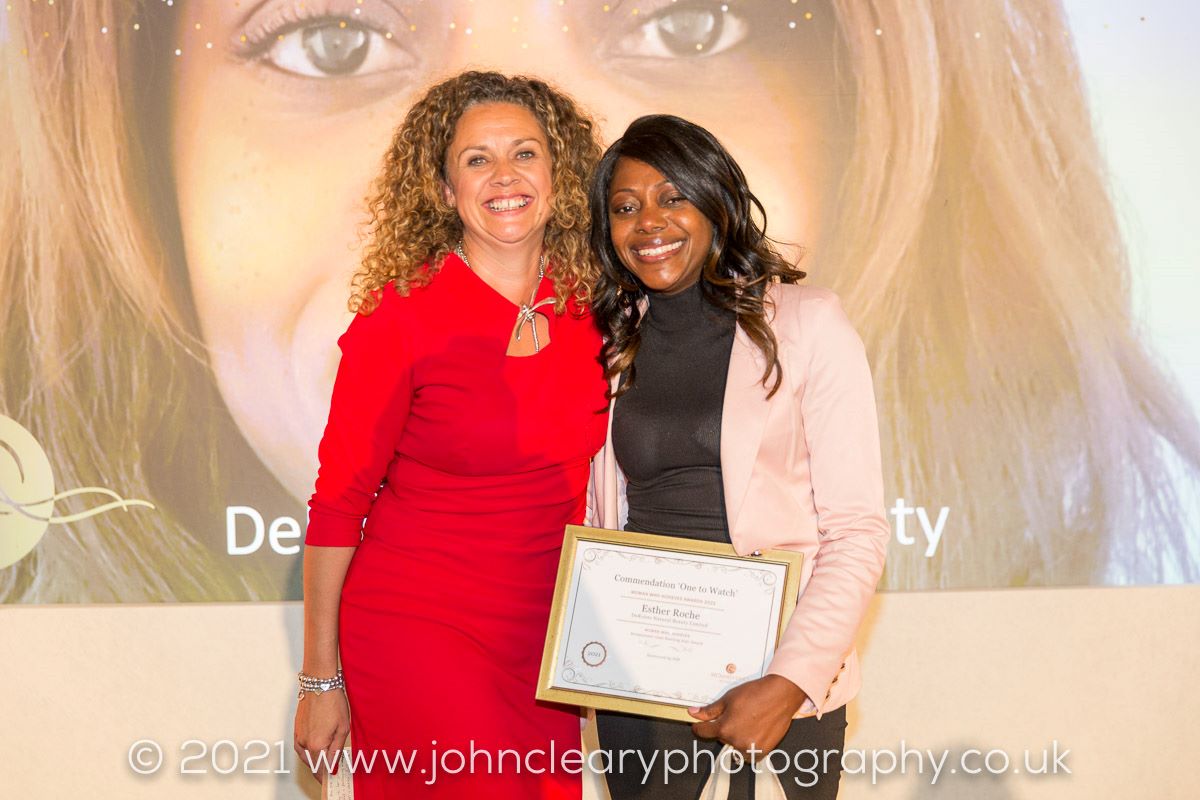 Deroiste Natural Beauty Receives a Commendation at the Woman Who Achieves Awards